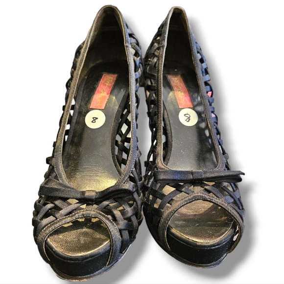 Betsey Johnson lattice design heels - Picture 5 of 9